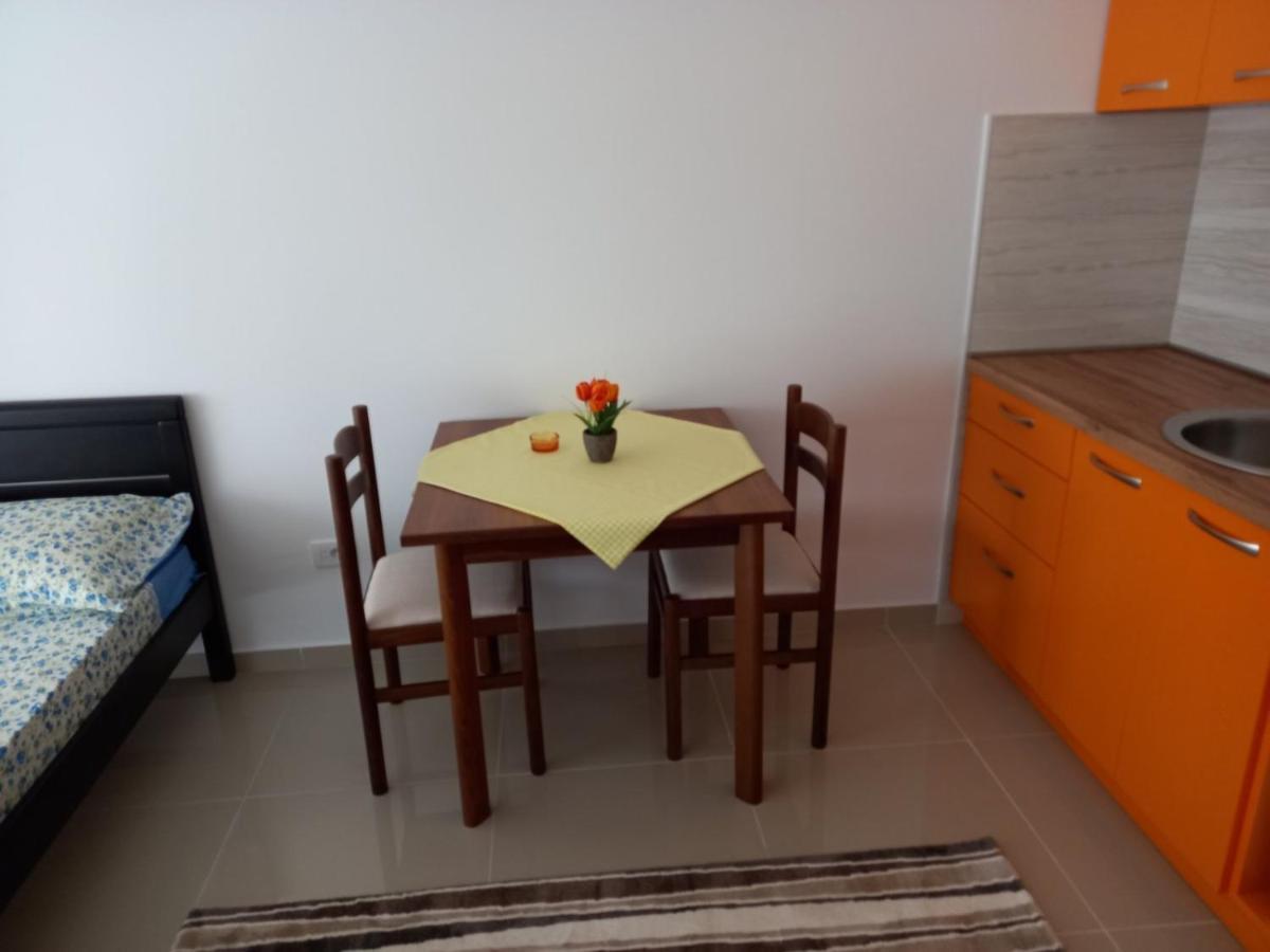 Apartman Savic Plus Apartment บาร์ ภายนอก รูปภาพ